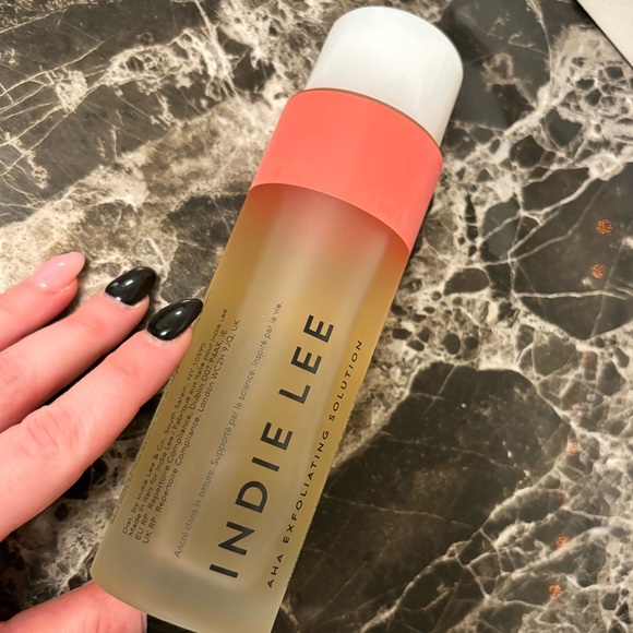 Indie Lee AHA Exfoliating Solution - Picture 3 of 3